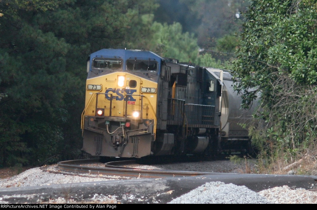 CSX 73 and 8533 round the curve